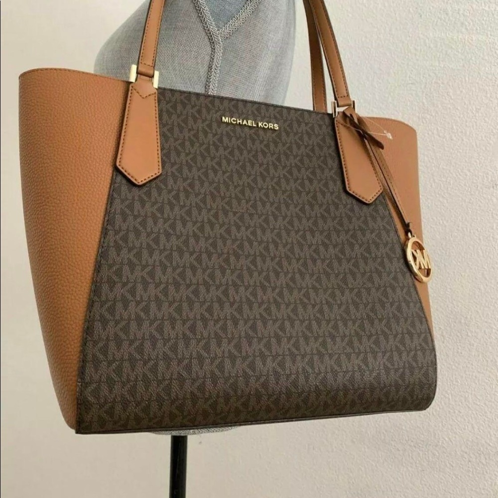 ❌SOLD❌NWT MICHAEL KORS TOTE!!